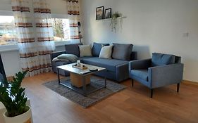 Ferienwohnung In Erftstadt 2 Min Fusslaeufig Zum Bahnhof, Phantasialand, Koeln, Koeln Messe, Eifel