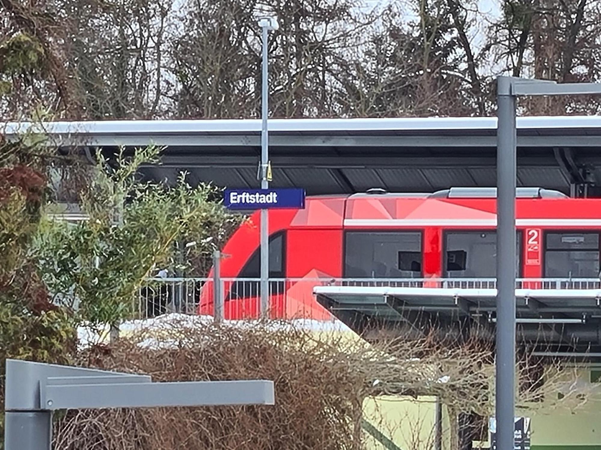 Ferienwohnung In Erftstadt 2 Min Fusslaeufig Zum Bahnhof, Phantasialand, Koeln, Koeln Messe, Eifel Buitenkant foto